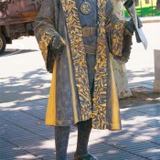Human statue Colón