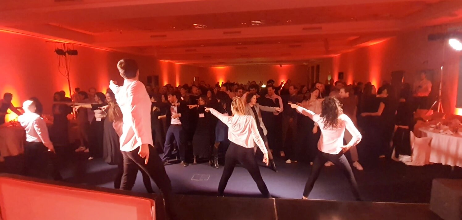 Animación con bailarines