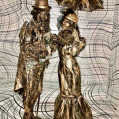 Living statues Golden Couple