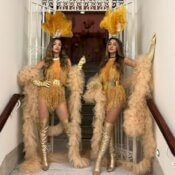 Bailarinas fiesta años 20 con plumas